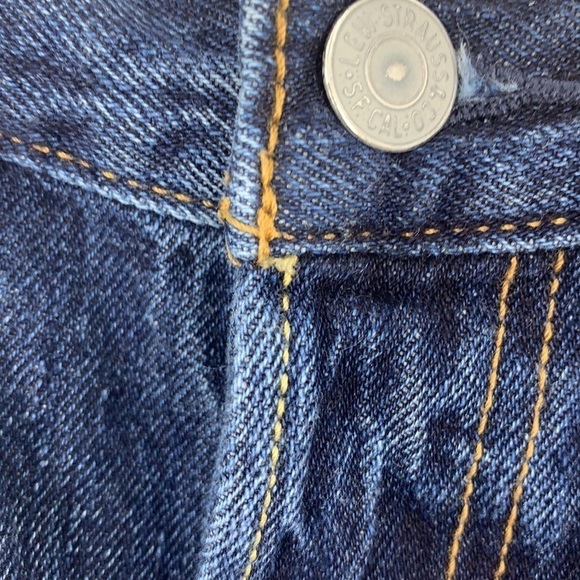 LEVIS CUTOFF RAW HEM SHORTS HIGH RISE 501 BUTTON FLY SIZE 29 - Picture 4 of 7